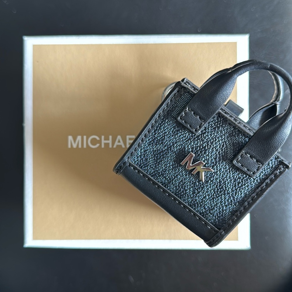 Michael Kors Air Pod Pro case